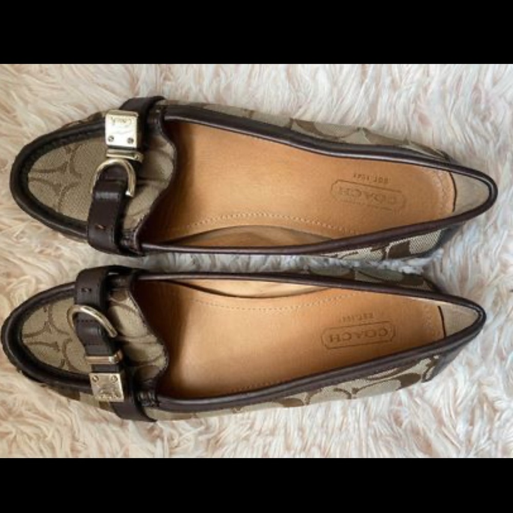 Coach flats